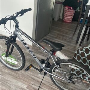 HUF Silver Kids Mountain Bike